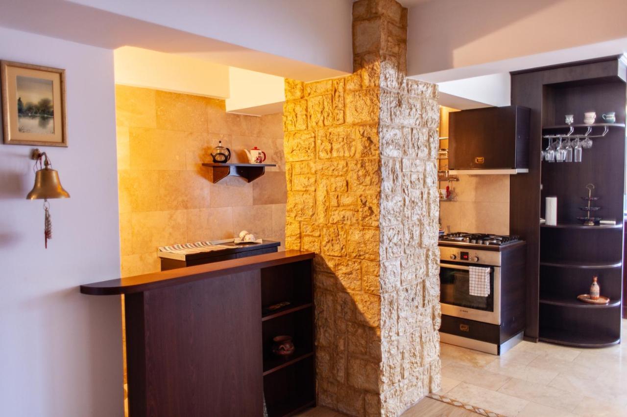 Spacious Apartment In City Centre Iasi Luaran gambar