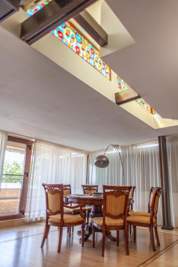 Spacious Apartment In City Centre Iasi Luaran gambar