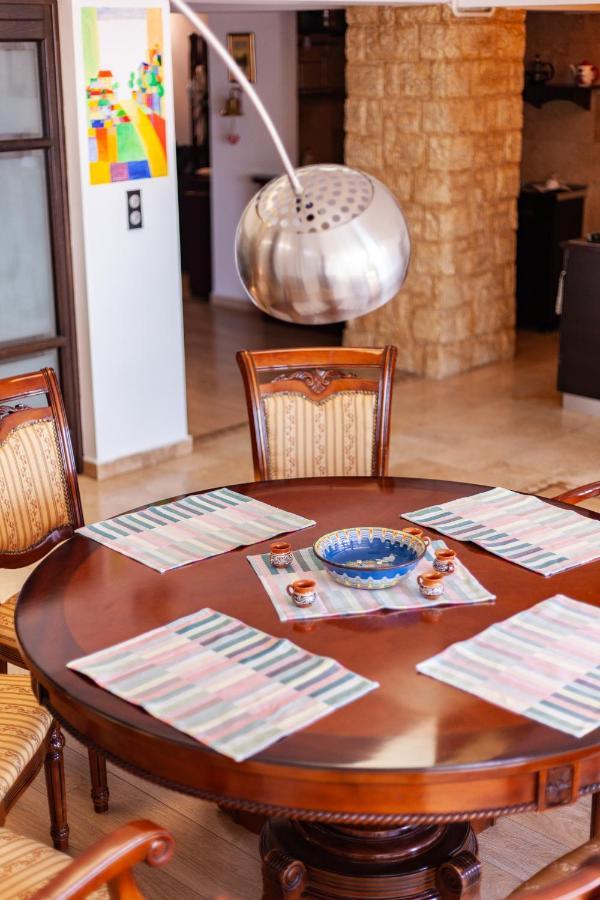 Spacious Apartment In City Centre Iasi Luaran gambar