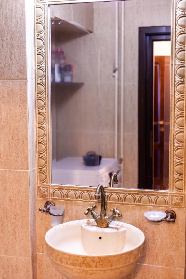 Spacious Apartment In City Centre Iasi Luaran gambar