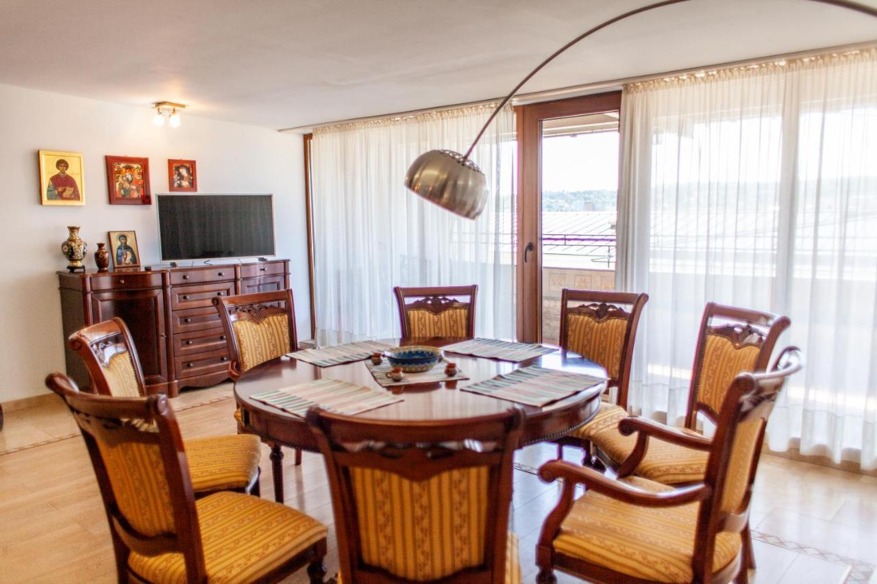 Spacious Apartment In City Centre Iasi Luaran gambar