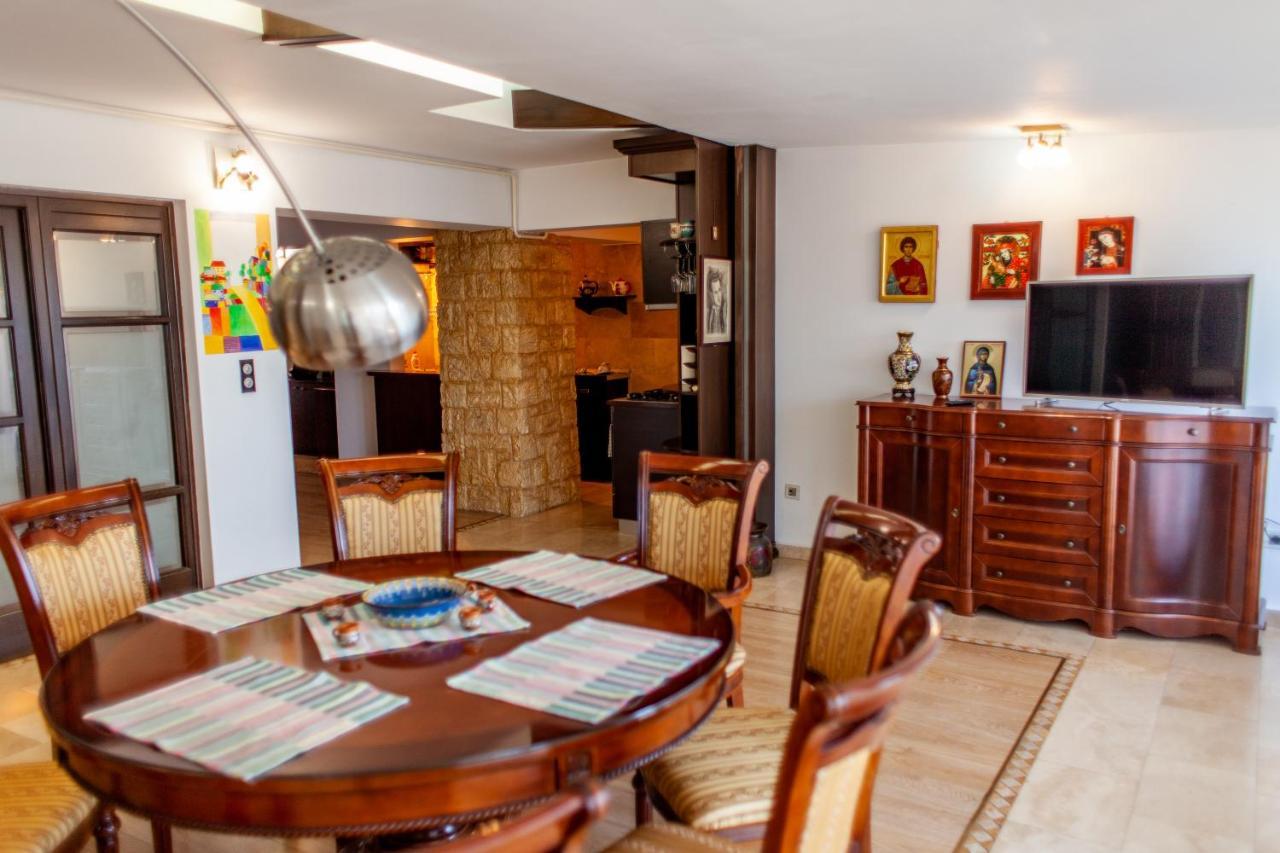 Spacious Apartment In City Centre Iasi Luaran gambar