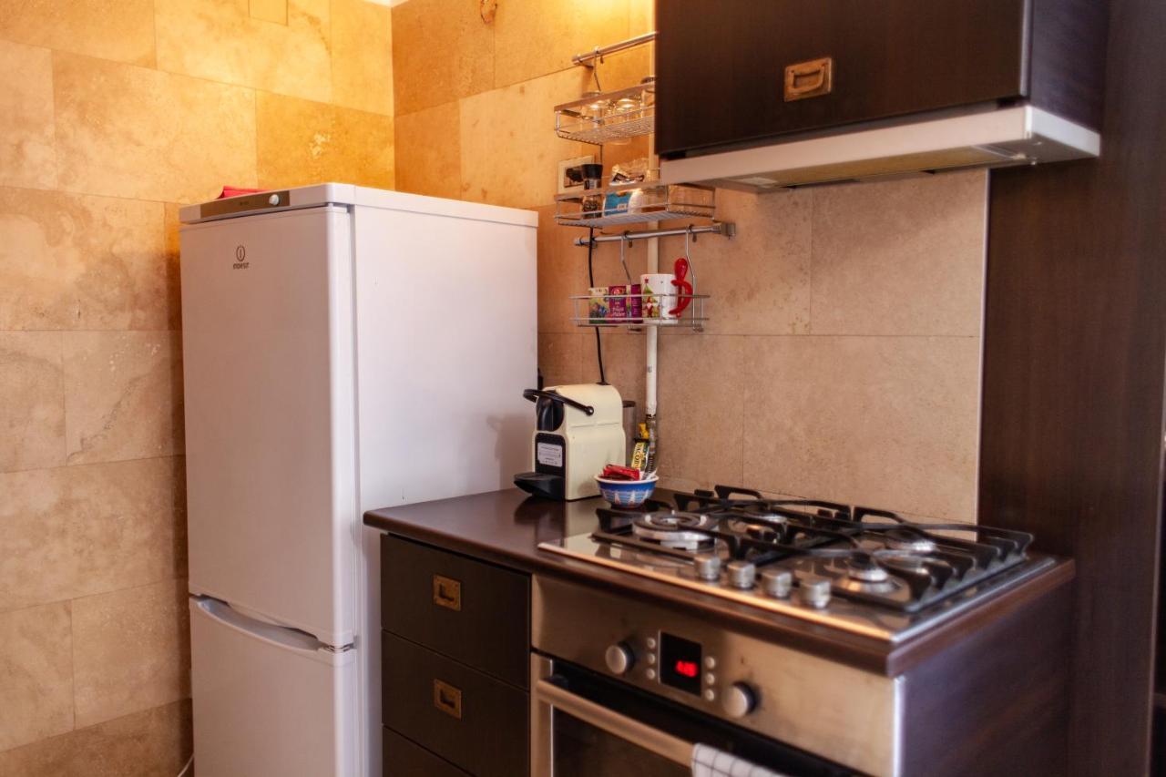 Spacious Apartment In City Centre Iasi Luaran gambar